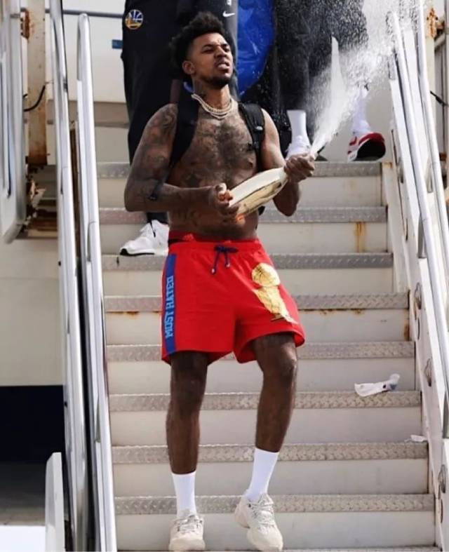 梅西在世界杯踢欧洲球队6进球6助攻！C罗踢南美是0进球0助攻！（世界杯数据：梅西对欧洲队6球6助，C罗对南美0球0助）