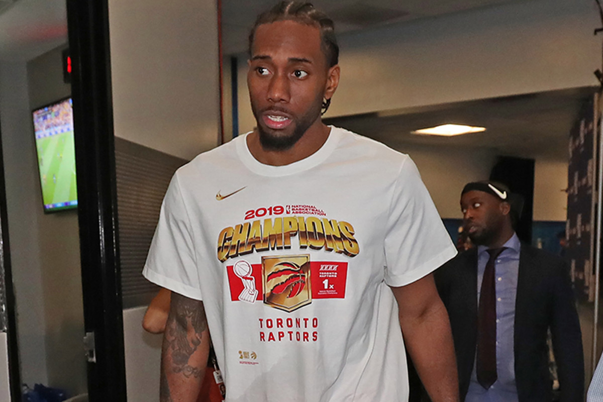 北雪平球迷向场内投掷烟花，瑞典超甲升级附加赛被迫中断（北雪平球迷向场内投掷烟花，瑞典超甲升级附加赛紧急中止）