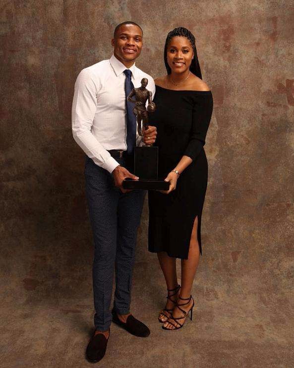 马卡：皇马患有“姆巴佩依赖症”，进攻模式重复且单一（马卡报：皇马过度依赖姆巴佩，进攻套路单一且雷同）