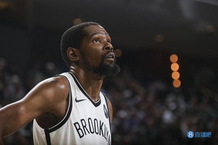 孔蒂：祝贺球员们，必须对他们说谢谢、谢谢、再谢谢（孔蒂盛赞球员：祝贺全队，连声致谢——谢谢、谢谢、再谢谢）