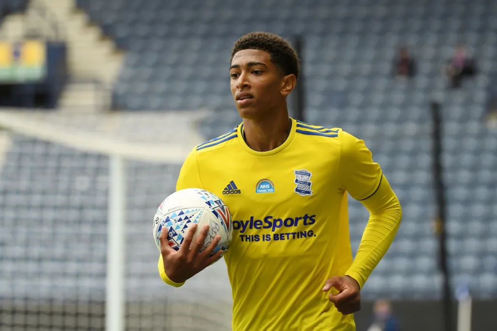 意甲媒体热议：在莱奥加盟米兰的七个赛季里，本赛季莱奥的表现最为出色！