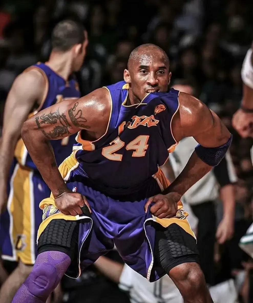 曼联1-1西汉姆联，拉齐奥1-0米兰，英超低谷期持续。（曼联战平西汉姆，拉齐奥小胜米兰，英超低迷期延续）