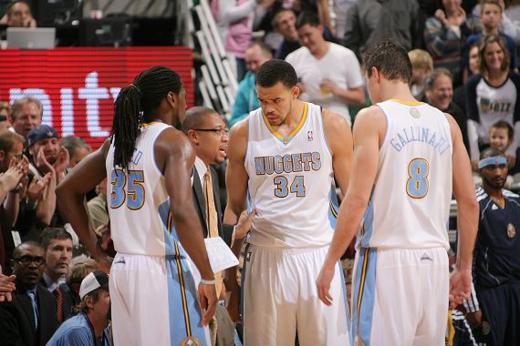 太阳报：奥利塞帮助埃泽适应枪手新生活，二人经常会在线下棋（太阳报：奥利塞助埃泽融入阿森纳新环境，两人常在网上下棋）