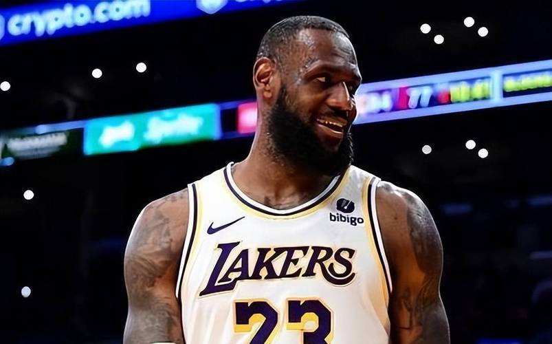 火箭哈登末节爆发连得15分（哈登末节大爆发 连续砍下15分）