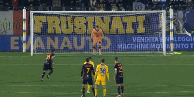 胶柱鼓瑟，阿尔梅达死抱击败巴萨的阵型出战后遭遇联赛三连败（固守击败巴萨的阵型，阿尔梅达联赛遭三连败）