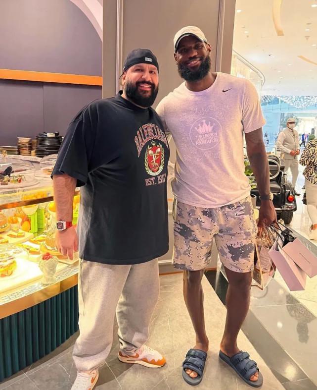 客战塞尔塔戴帽，莱万巴萨生涯第4次上演帽子戏法（莱万客战塞尔塔完成帽子戏法，巴萨生涯第4次戴帽）