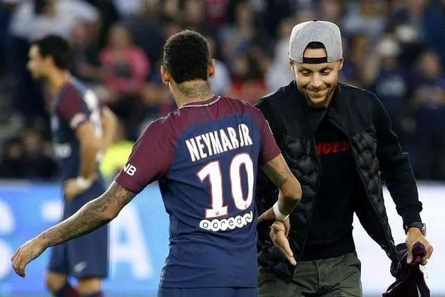 #梅西印度行# 如果看待梅西印度行引发的问题？我...（#梅西印度行# 如何解读梅西印度之行引发的争议？）